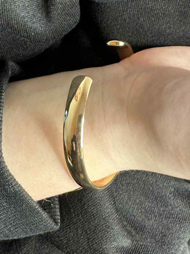 The Claire Open Bangle-Gold